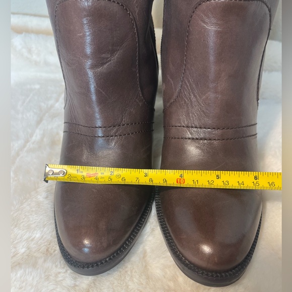 Reba Women’s size 7 1/2  tall zip up boots dark Brown with heel - Picture 2 of 15